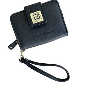 Stone Mountain Made w/ Love Small Wristlet Wallet Zip Around Leather Black